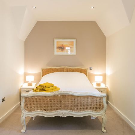 Riverside Stamford Stays Екстериор снимка