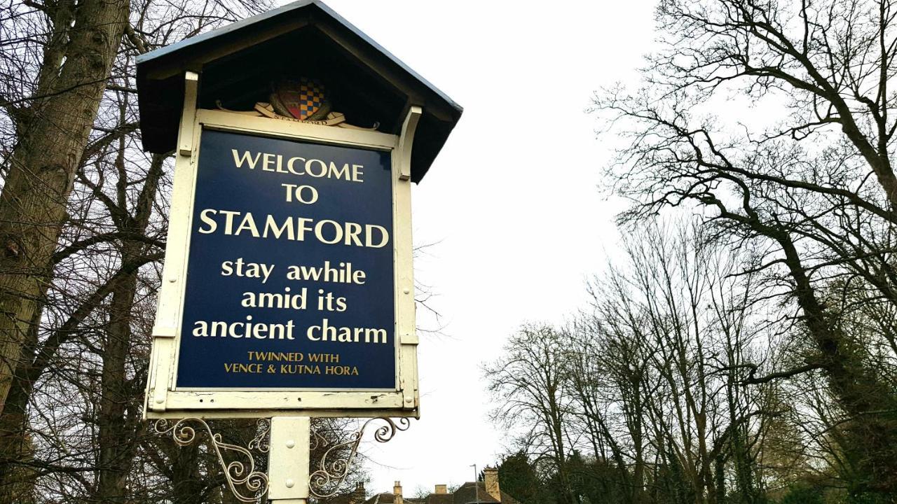 Riverside Stamford Stays Екстериор снимка