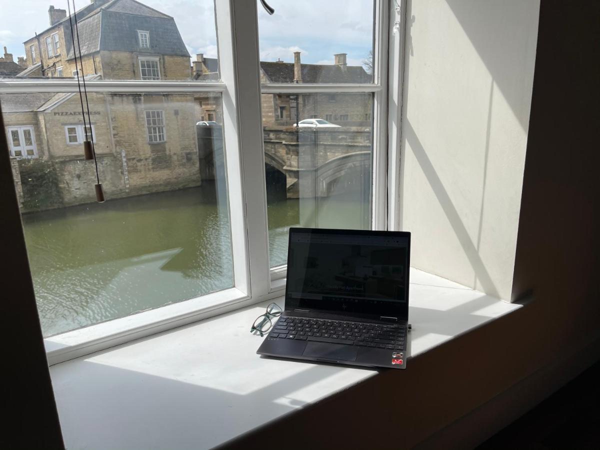 Riverside Stamford Stays Екстериор снимка