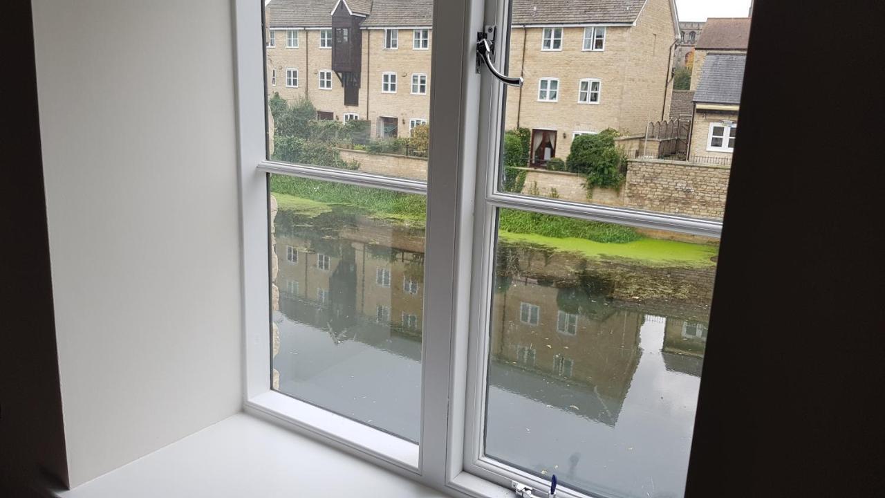 Riverside Stamford Stays Екстериор снимка