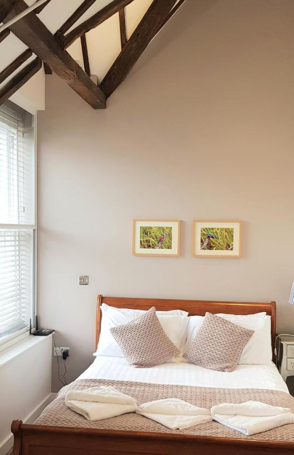 Riverside Stamford Stays Екстериор снимка