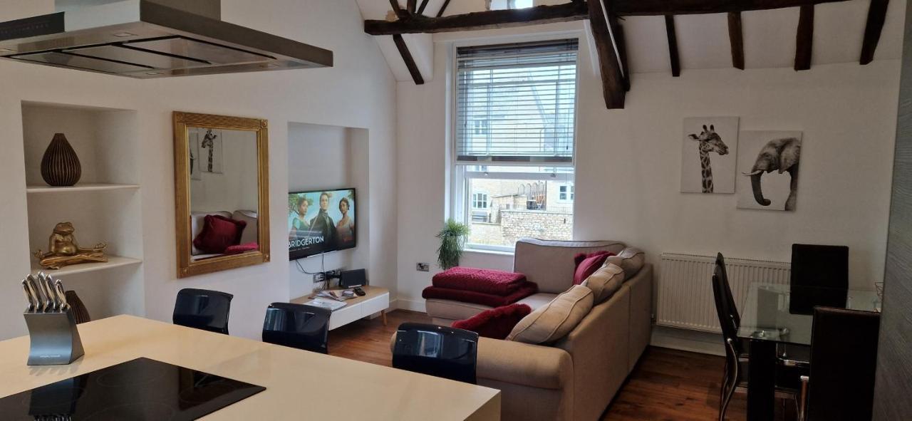 Riverside Stamford Stays Стая снимка