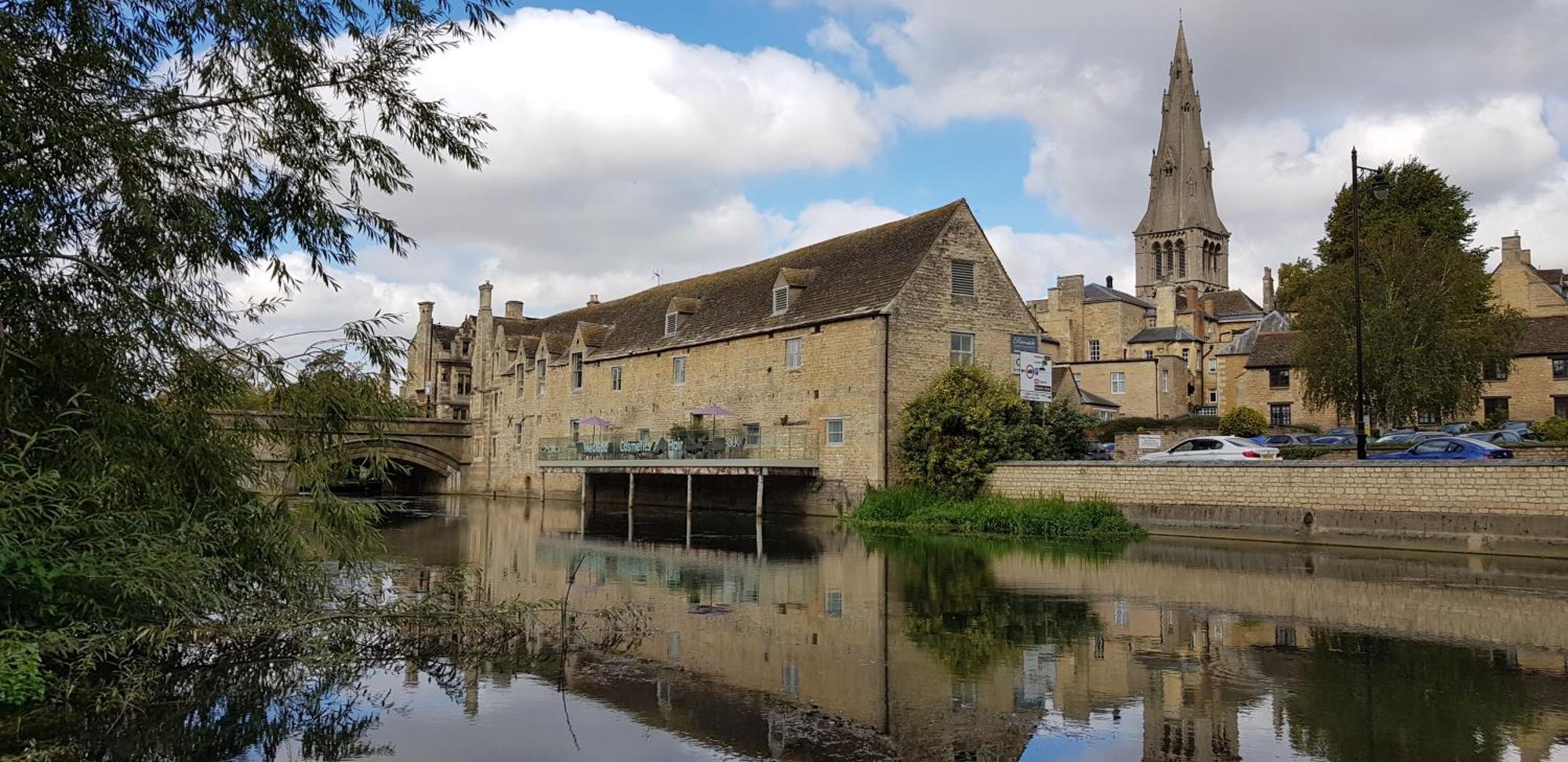 Riverside Stamford Stays Екстериор снимка
