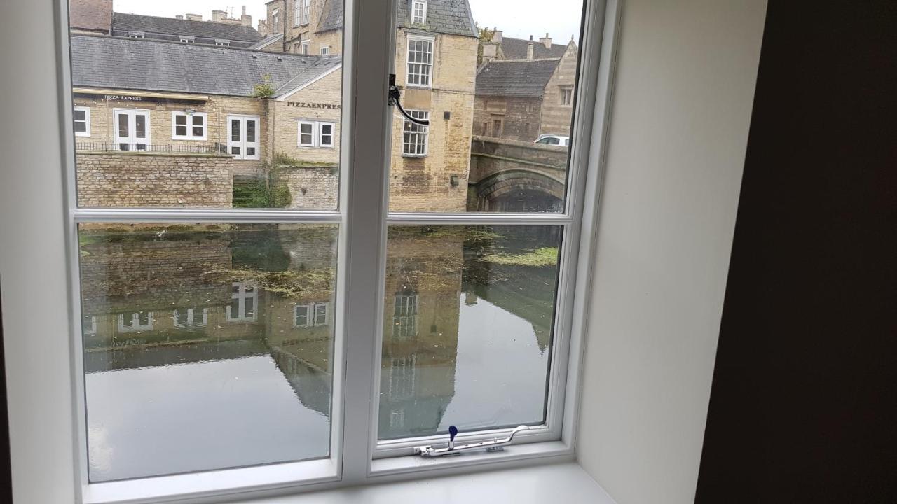 Riverside Stamford Stays Екстериор снимка